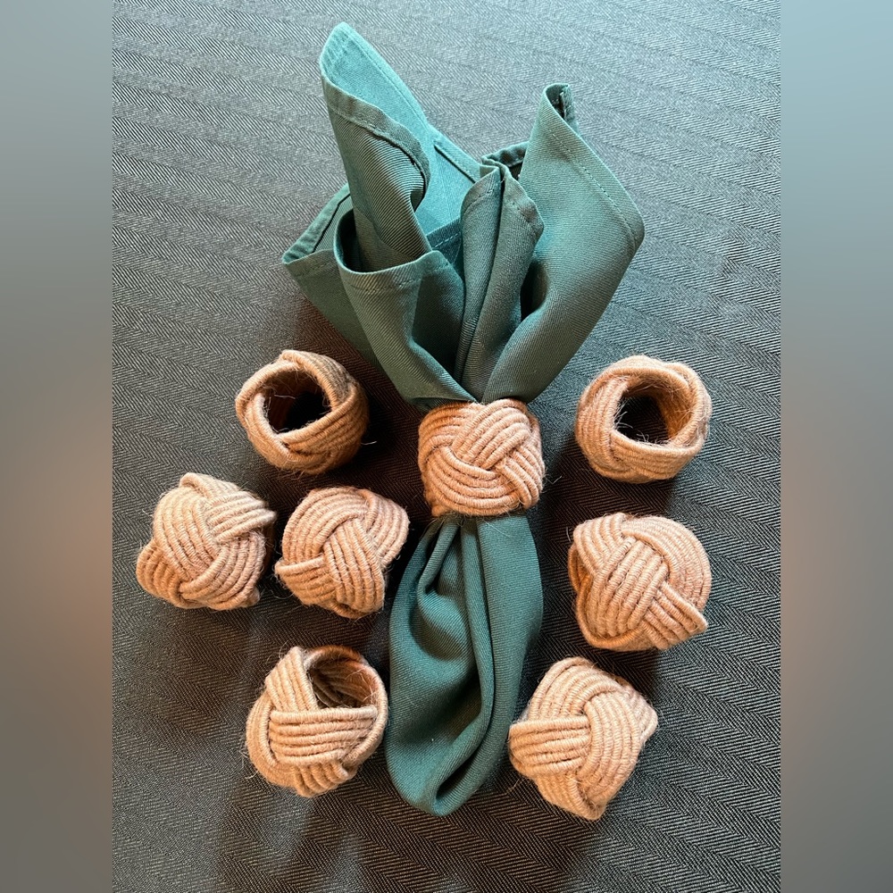 Set of Eight (8) woven burlap napkin rings - Picture 3 of 3